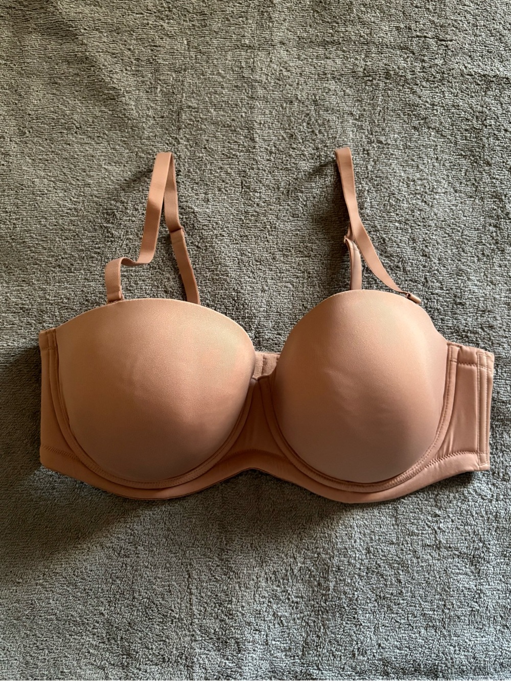 Wacoal 854119 Red Carpet Strapless Convertible Bra in 42D